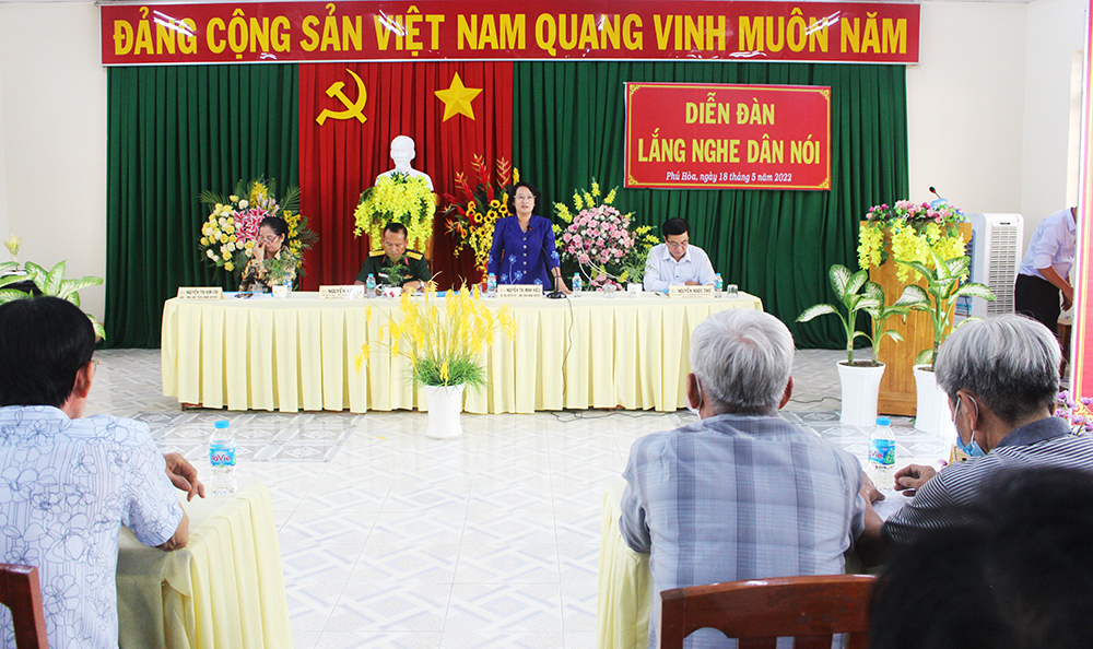 Ban Thường vụ Huyện ủy Thoại Sơn tổ chức Diễn đàn “Lắng nghe dân nói” tại thị trấn Phú Hòa và xã Tây Phú