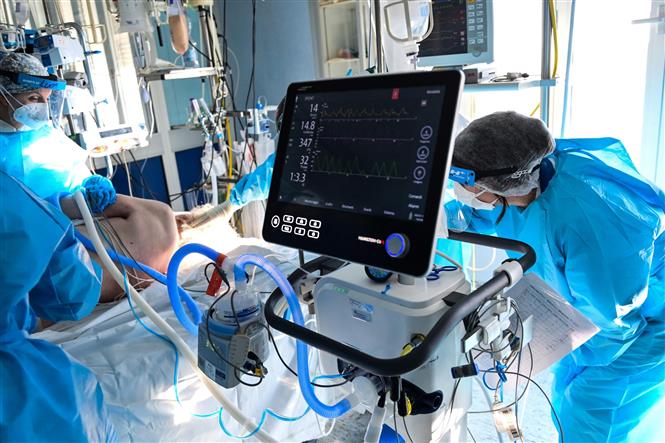 COVID-19 tới 6h sáng 18/5: Lo ngại nhiều biến thể mới ở Triều Tiên; Dự báo dịch kéo dài ít nhất 5 năm nữa