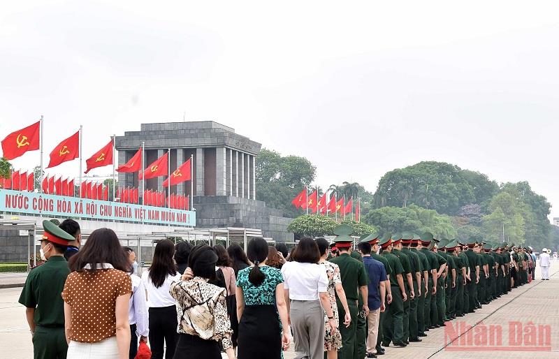 Lãnh đạo Đảng, Nhà nước vào Lăng viếng Chủ tịch Hồ Chí Minh