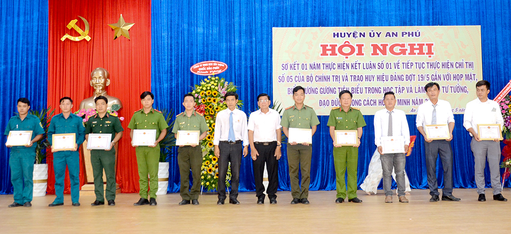Ban Thường vụ Huyện ủy An Phú sơ kết thực hiện Kết luận 01-KL/TW về tiếp tục thực hiện Chỉ thị 05-CT/TW về học tập và làm theo Bác