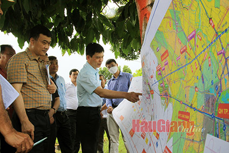 Hậu Giang: Khảo sát các tuyến đường cao tốc
