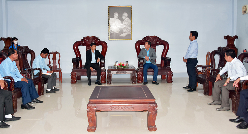 Phó Chủ tịch UBND tỉnh An Giang Trần Anh Thư tiếp đoàn công tác 2 tỉnh Tà Keo và Kandal