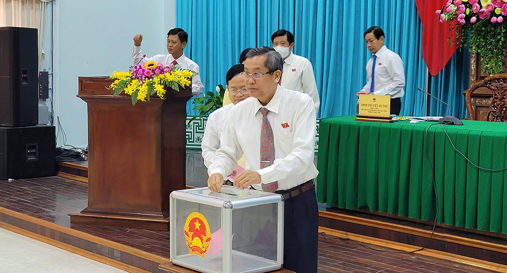 Bà Nguyễn Thị Minh Thúy, Giám đốc Sở Xây dựng được bầu giữ chức Phó Chủ tịch UBND tỉnh An Giang, nhiệm kỳ 2021 – 2026