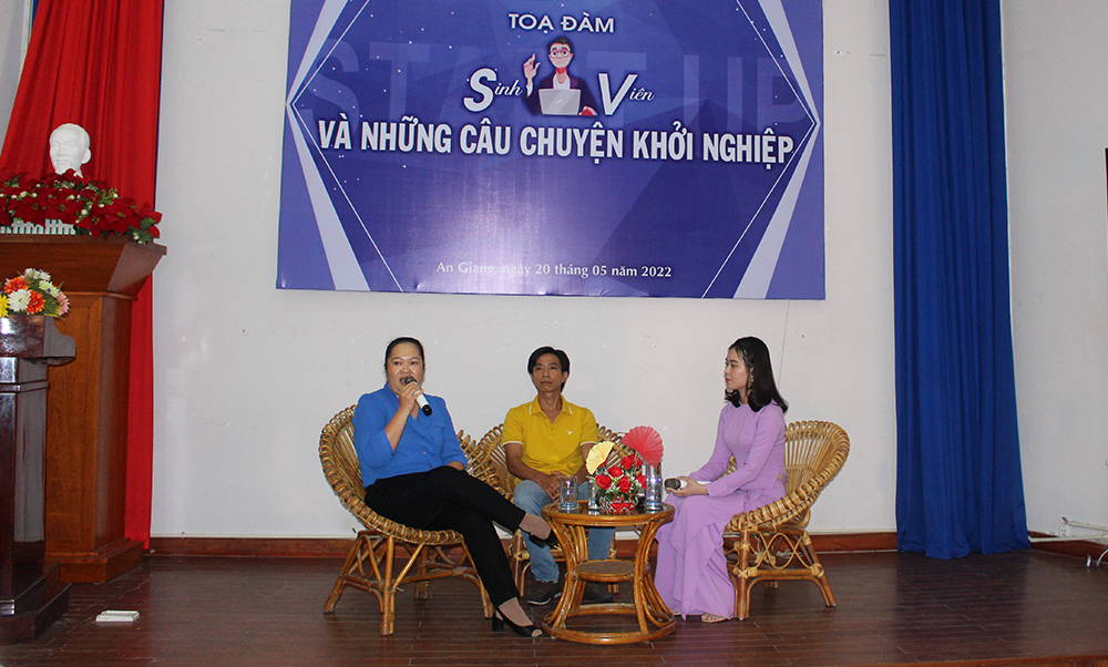 Đoàn Trường Đại học An Giang tổ chức tọa đàm “Sinh viên và những câu chuyện khởi nghiệp” năm 2022