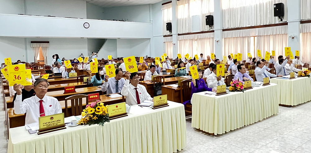 Bà Nguyễn Thị Minh Thúy, Giám đốc Sở Xây dựng được bầu giữ chức Phó Chủ tịch UBND tỉnh An Giang, nhiệm kỳ 2021 – 2026