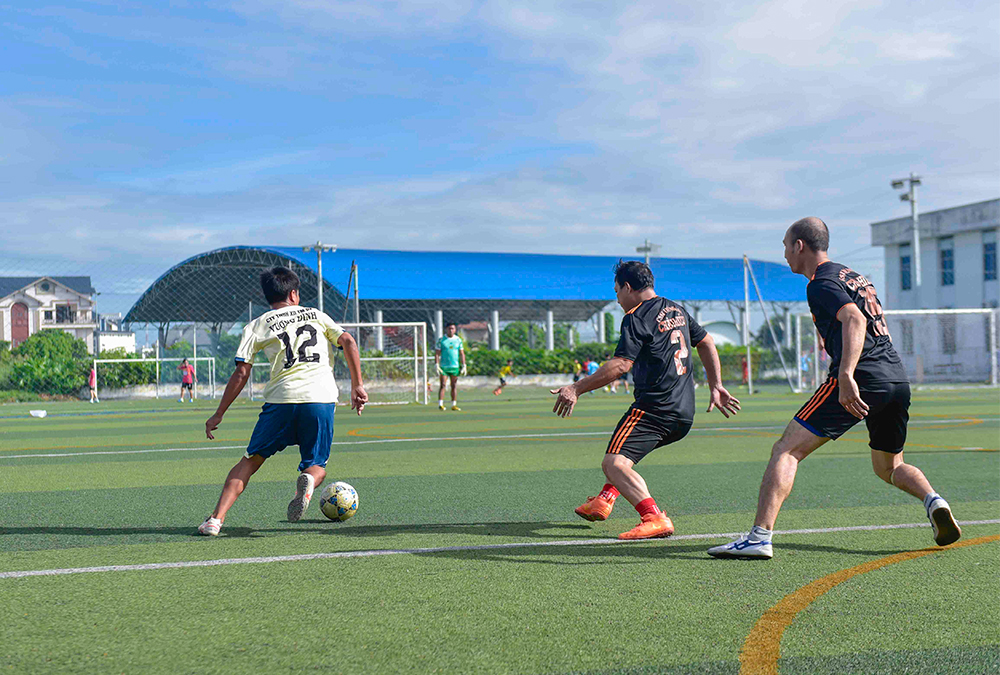 Khai mạc Cúp bóng đá mini các công đoàn cơ sở khu vực kinh tế ngoài nhà nước