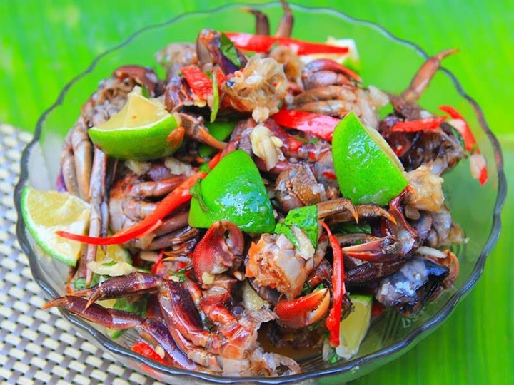 Ba khía trộn đơn giản nhưng gây nghiện, ăn vào ngày mưa thì đưa cơm phải biết