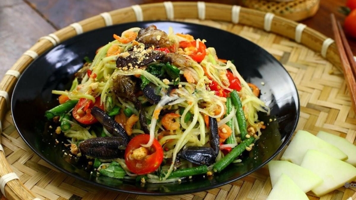 Ba khía trộn đơn giản nhưng gây nghiện, ăn vào ngày mưa thì đưa cơm phải biết