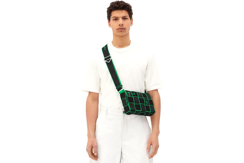Bottega Veneta ra mắt túi Webbing kì quặc mà độc đáo