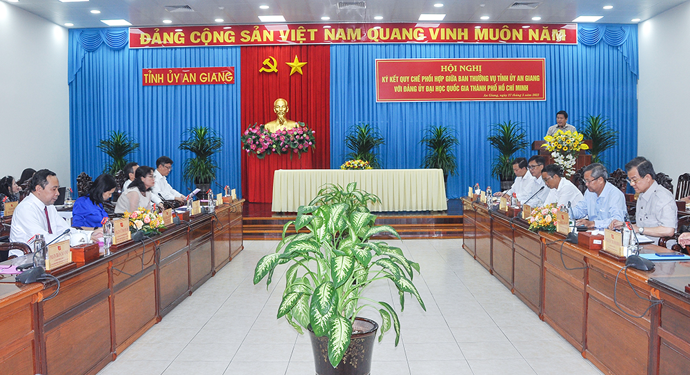 Ban Thường vụ Tỉnh ủy An Giang ký kết Quy chế phối hợp với Đảng ủy Đại học Quốc TP. Hồ Chí Minh