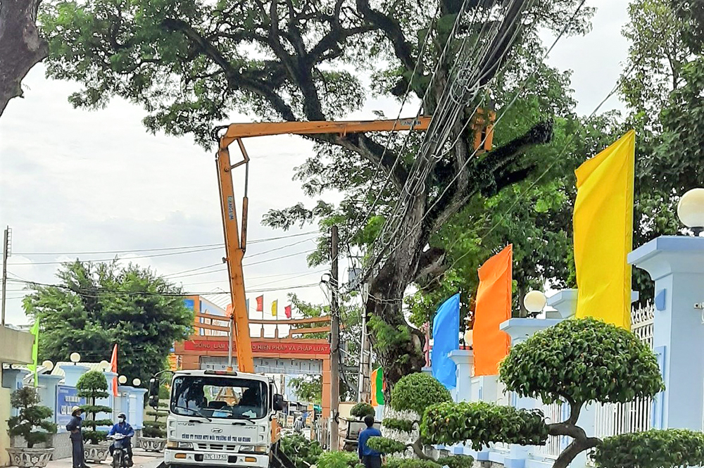 Góp sức vì thành phố quê hương Bác Tôn “Xanh - Sạch - Đẹp - Trật tự - An toàn”