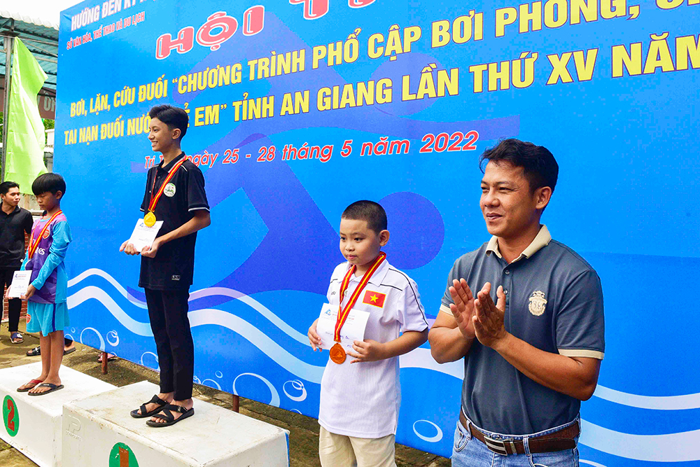 Huyện Tri Tôn đoạt hạng nhất Hội thi bơi, lặn, cứu đuối tỉnh An Giang lần thứ XV/2022