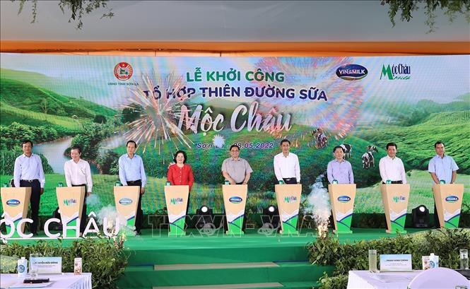 Thủ tướng Phạm Minh Chính dự lễ khởi công tổ hợp Thiên đường sữa Mộc Châu