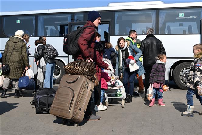 Châu Âu chấm dứt một số chương trình phúc lợi dành cho người tị nạn Ukraine
