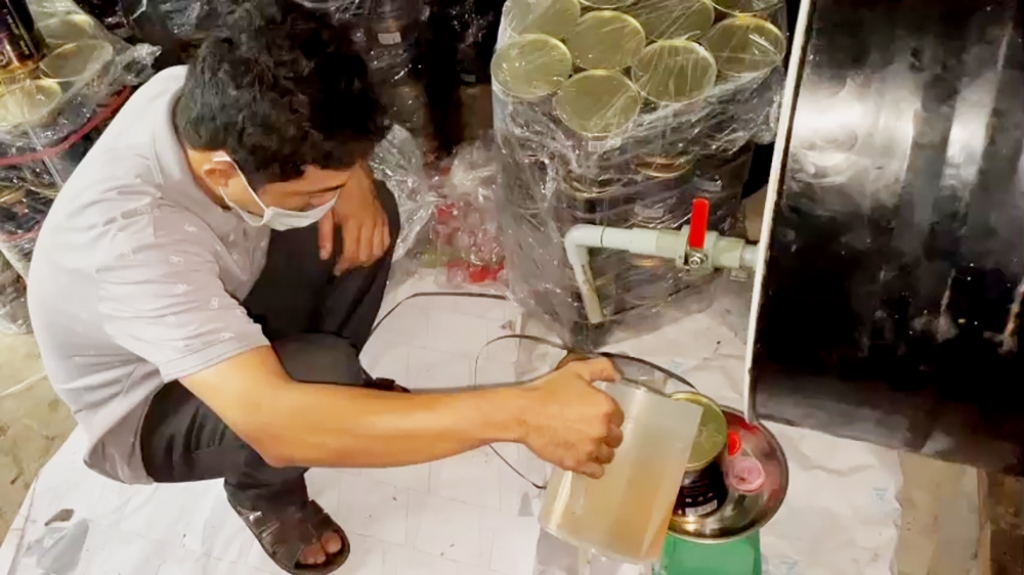 An Giang: Phát hiện một hộ dân nghi sản xuất nhớt giả