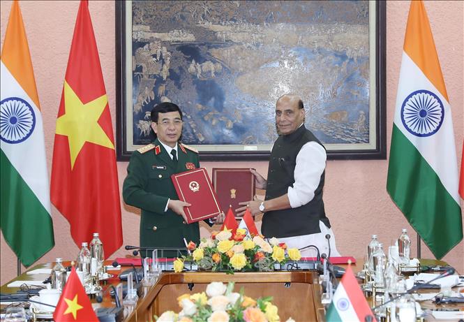 Bộ trưởng Bộ Quốc phòng Cộng hòa Ấn Độ thăm chính thức Việt Nam