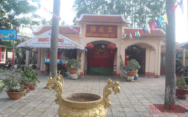 Trà Vinh khai mạc Lễ hội Cúng biển Mỹ Long