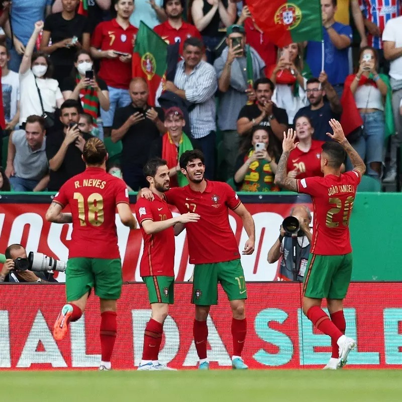 Ronaldo im tiếng, Bồ Đào Nha vẫn thắng nhàn CH Séc
