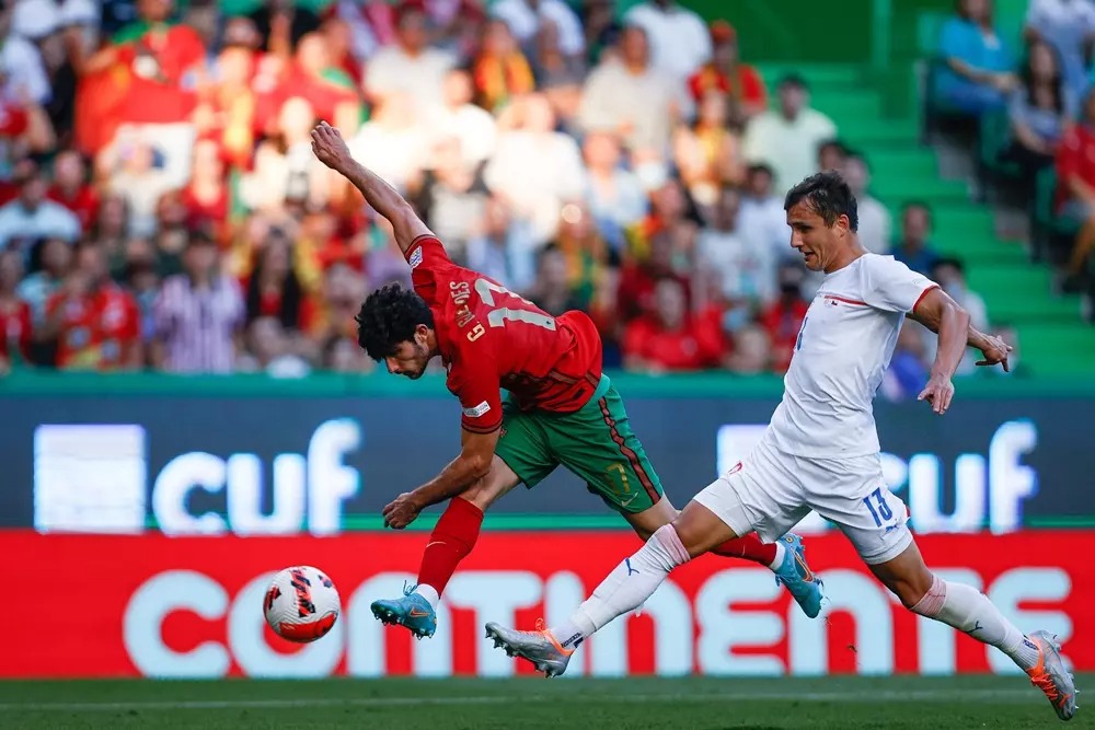 Ronaldo im tiếng, Bồ Đào Nha vẫn thắng nhàn CH Séc