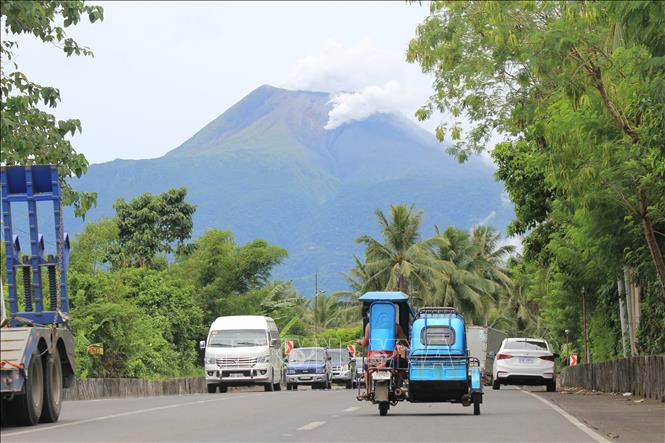 Núi lửa Bulusan tại Philippines tiếp tục phun trào