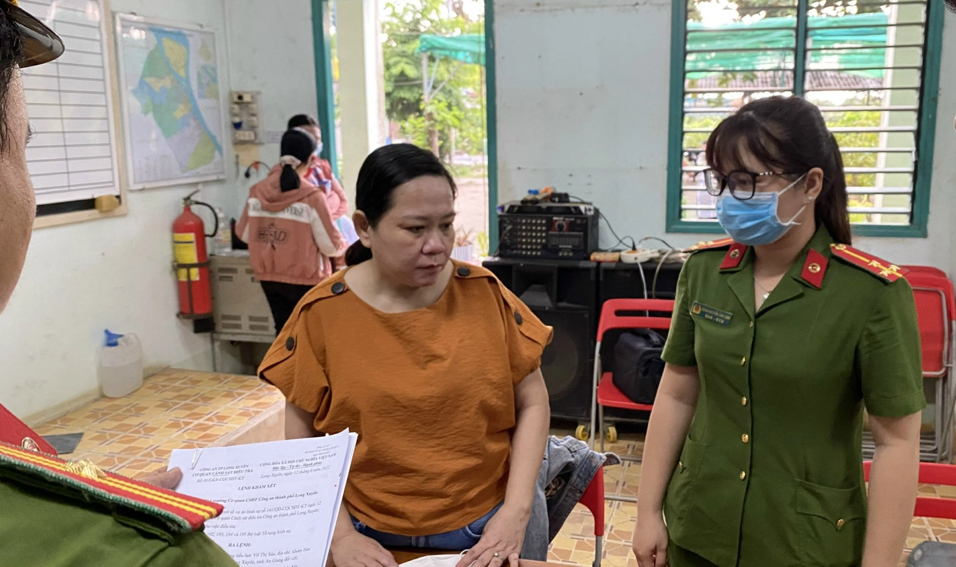 Bắt tạm giam nguyên hiệu trưởng và nguyên kế toán Trường Tiểu học Võ Thị Sáu do sai phạm về quản lý, sử dụng tài chính