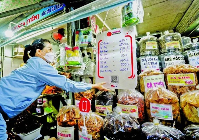 Bùng nổ thanh toán qua điện thoại di động, tăng trưởng gần 100%