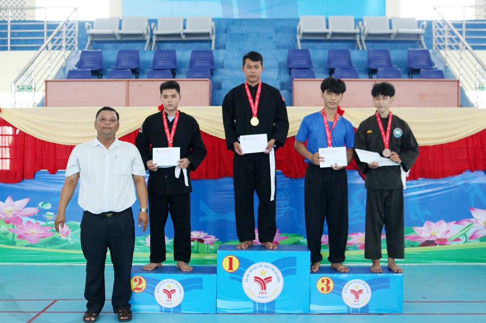 TP. Long Xuyên đoạt hạng nhất toàn đoàn môn Pencak Silat
