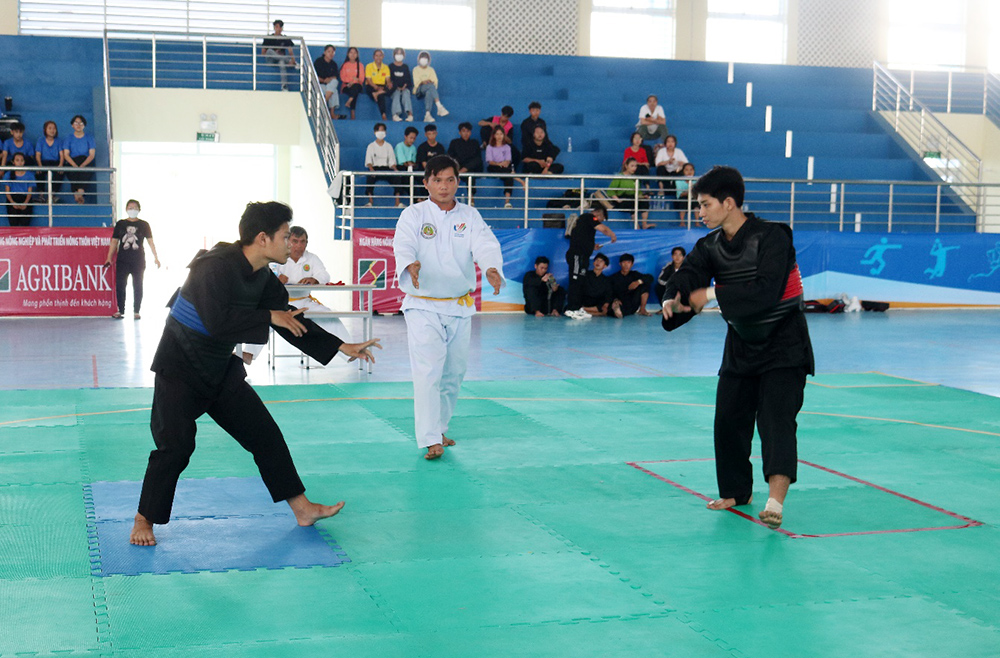 TP. Long Xuyên đoạt hạng nhất toàn đoàn môn Pencak Silat