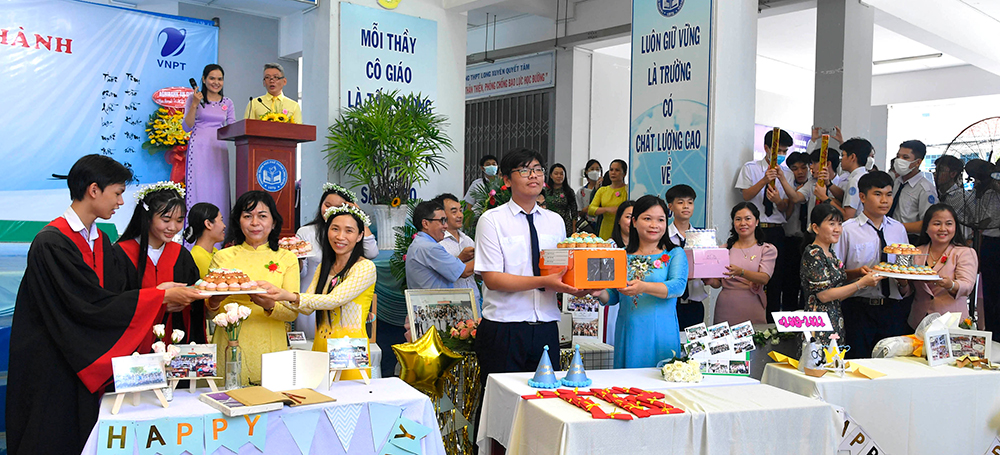Tri ân và trưởng thành