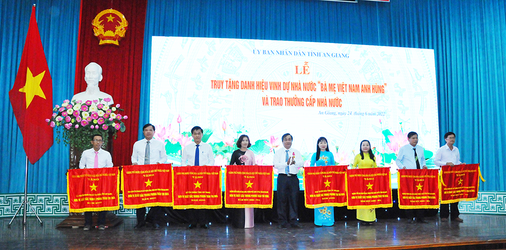 An Giang: Truy tặng Danh hiệu Vinh dự nhà nước “Bà mẹ Việt Nam Anh hùng” và trao thưởng cấp nhà nước