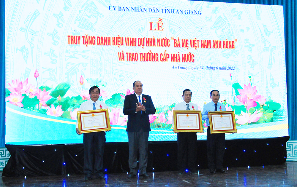 An Giang: Truy tặng Danh hiệu Vinh dự nhà nước “Bà mẹ Việt Nam Anh hùng” và trao thưởng cấp nhà nước