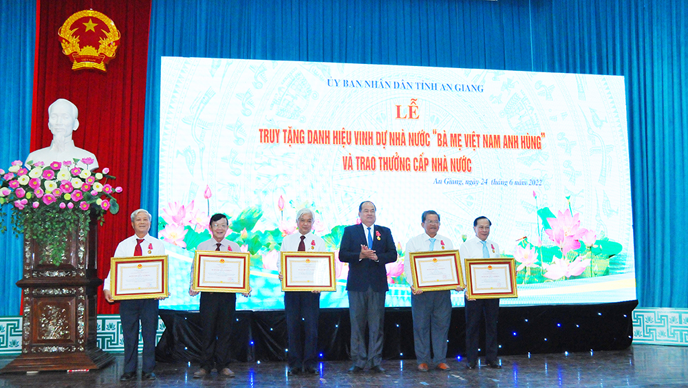 An Giang: Truy tặng Danh hiệu Vinh dự nhà nước “Bà mẹ Việt Nam Anh hùng” và trao thưởng cấp nhà nước