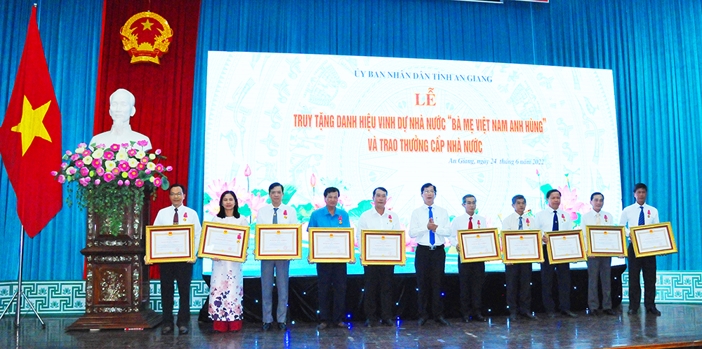 An Giang: Truy tặng Danh hiệu Vinh dự nhà nước “Bà mẹ Việt Nam Anh hùng” và trao thưởng cấp nhà nước