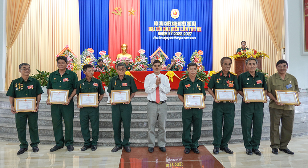 Ông Dương Văn Lũy tái đắc cử chức Chủ tịch Hội Cựu chiến binh huyện Phú Tân nhiệm kỳ 2022-2027
