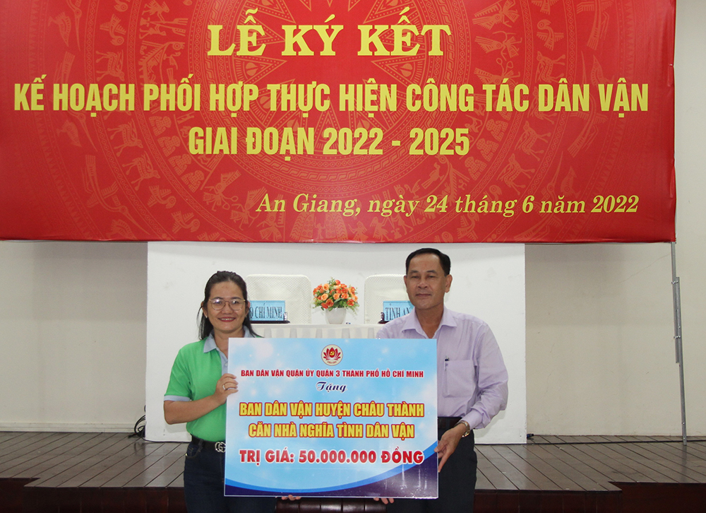 Ban Dân vận Tỉnh ủy An Giang và Ban Dân vận Thành ủy TP. Hồ Chí Minh ký kết phối hợp thực hiện công tác dân vận