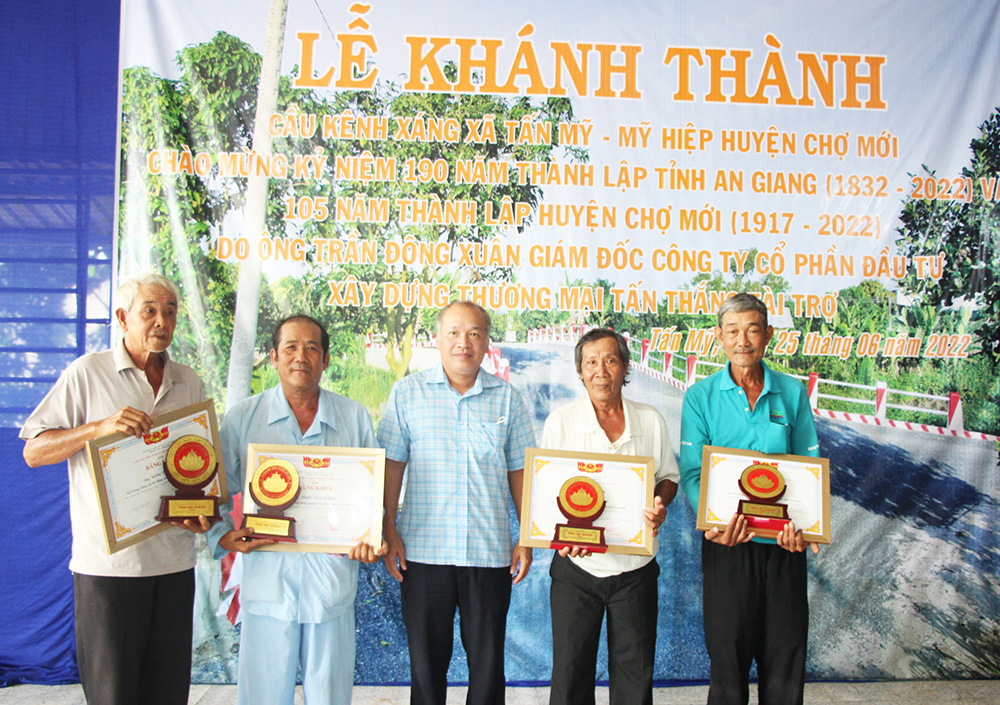 Khánh thành cầu Kênh Xáng, nối liền 2 xã Tấn Mỹ- Mỹ Hiệp