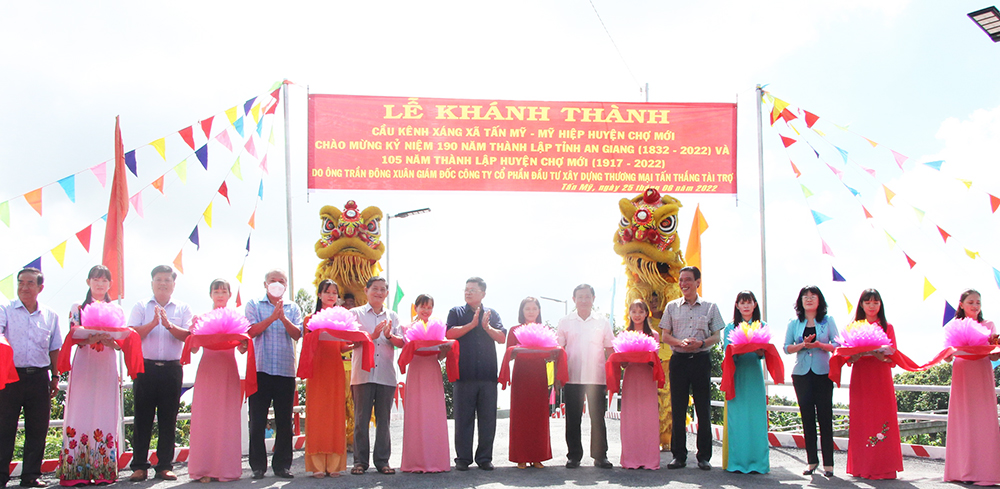 Khánh thành cầu Kênh Xáng, nối liền 2 xã Tấn Mỹ- Mỹ Hiệp
