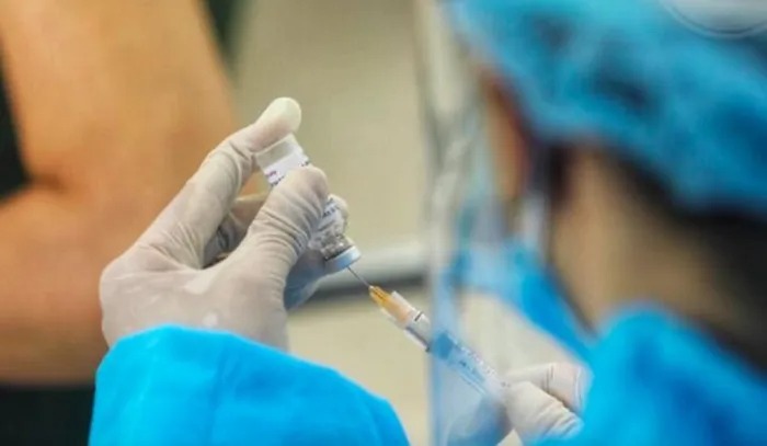 Người tiêm 3 mũi vaccine, bị mắc COVID-19 có được coi là tiêm mũi 4?
