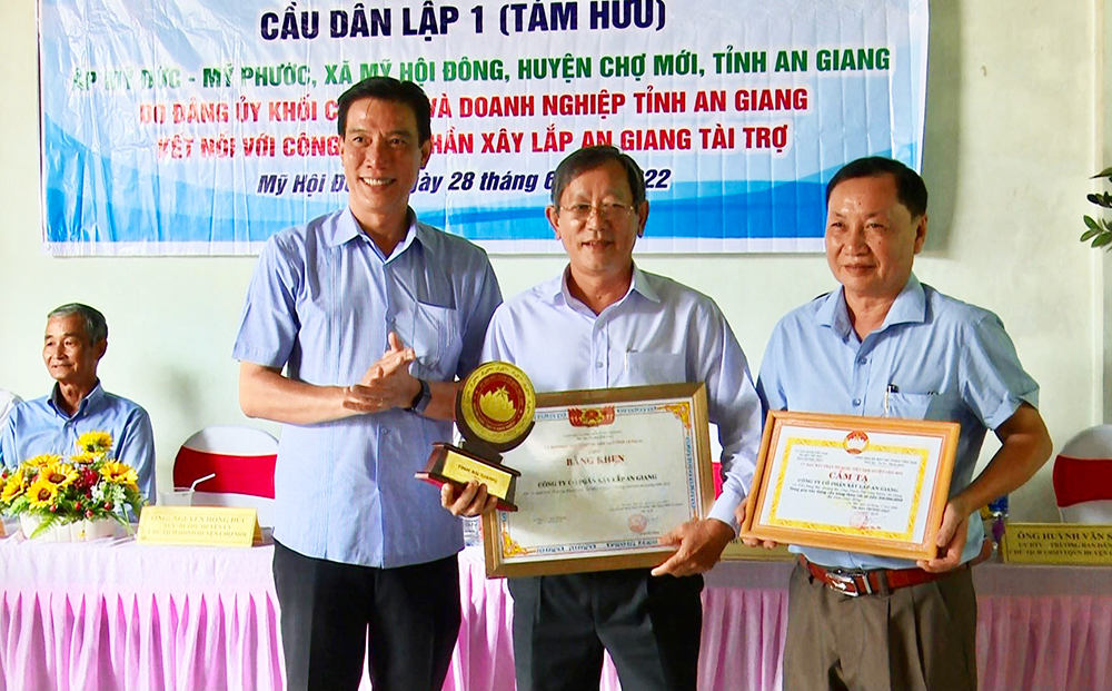 Khánh thành cầu Dân Lập 1 ở xã Mỹ Hội Đông