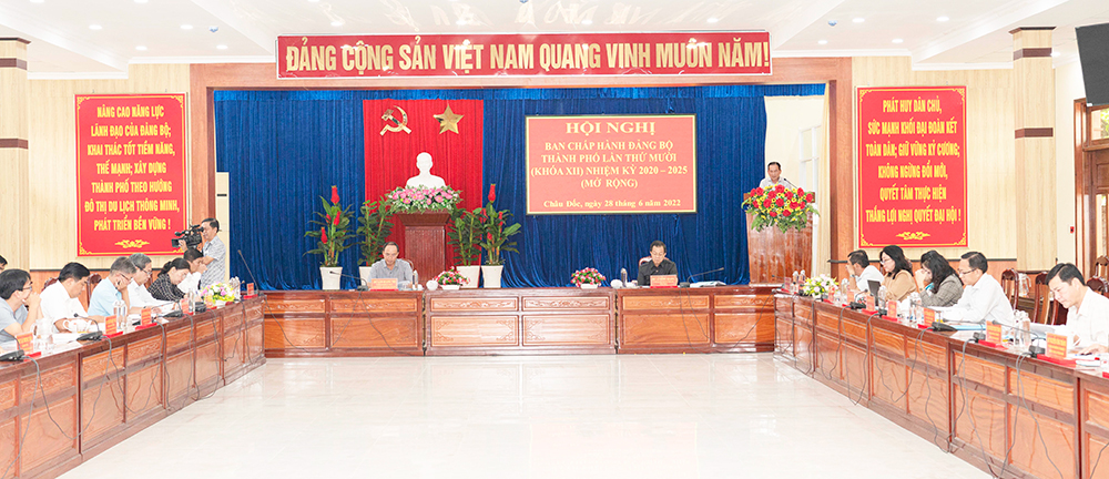 Bí thư Tỉnh ủy An Giang Lê Hồng Quang: Châu Đốc nỗ lực phục hồi, phát triển kinh tế - xã hội