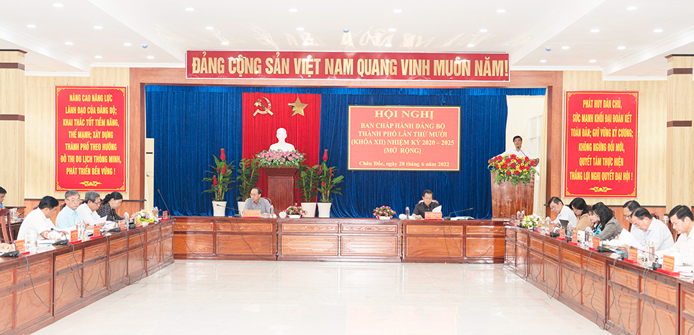 Bí thư Tỉnh ủy An Giang Lê Hồng Quang: Châu Đốc nỗ lực phục hồi, phát triển kinh tế - xã hội