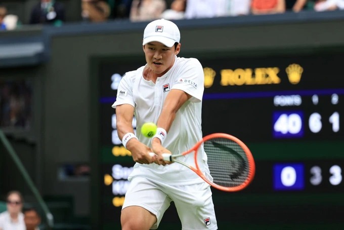 Djokovic lập kỷ lục sau chiến thắng vất vả trước tay vợt Hàn Quốc