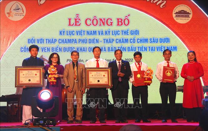 Tháp Champa Phú Diên được công nhận kỷ lục thế giới