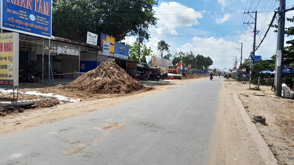 Tạm thời cấm tất cả phương tiện lưu thông qua đường tỉnh 954 trên địa bàn thị trấn Phú Mỹ