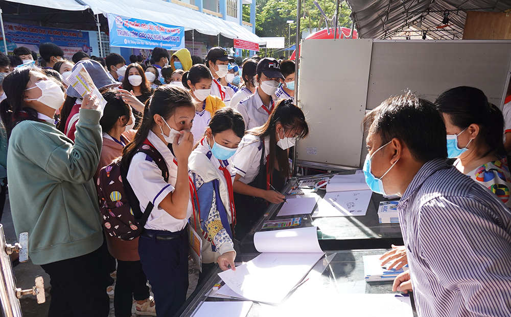 Hơn 1.000 người tham gia Ngày hội tư vấn, hướng nghiệp và tuyển sinh đào tạo nghề tại Trường Cao đẳng Nghề An Giang