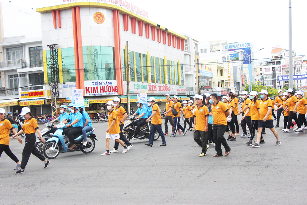 An Giang khai mạc hoạt động “Đi bộ vì sức khỏe” hưởng ứng “Ngày bảo hiểm y tế Việt Nam 1/7”