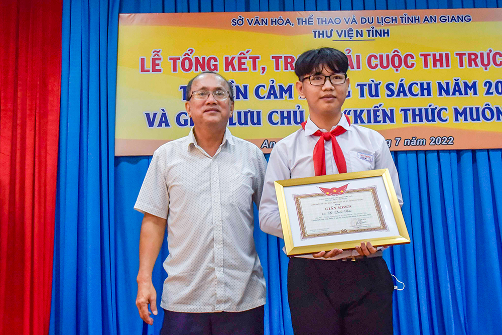 Trao giải Cuộc thi trực tuyến "Truyền cảm hứng từ sách" năm 2022