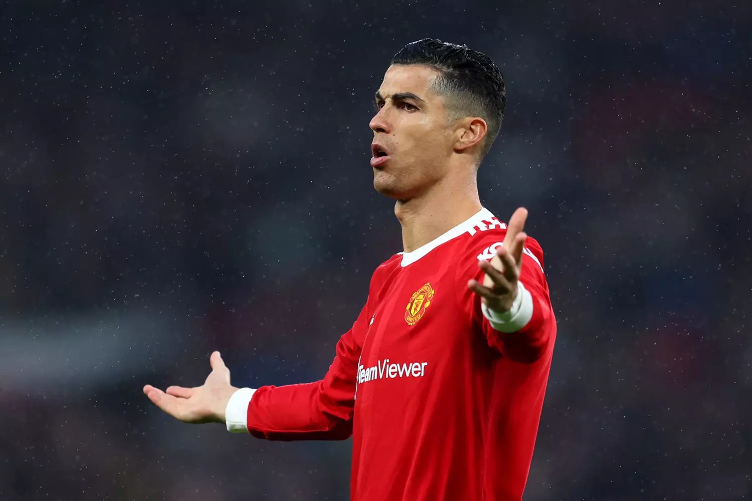 MU hỏi mua Gnabry, Chelsea mở cửa đón Ronaldo