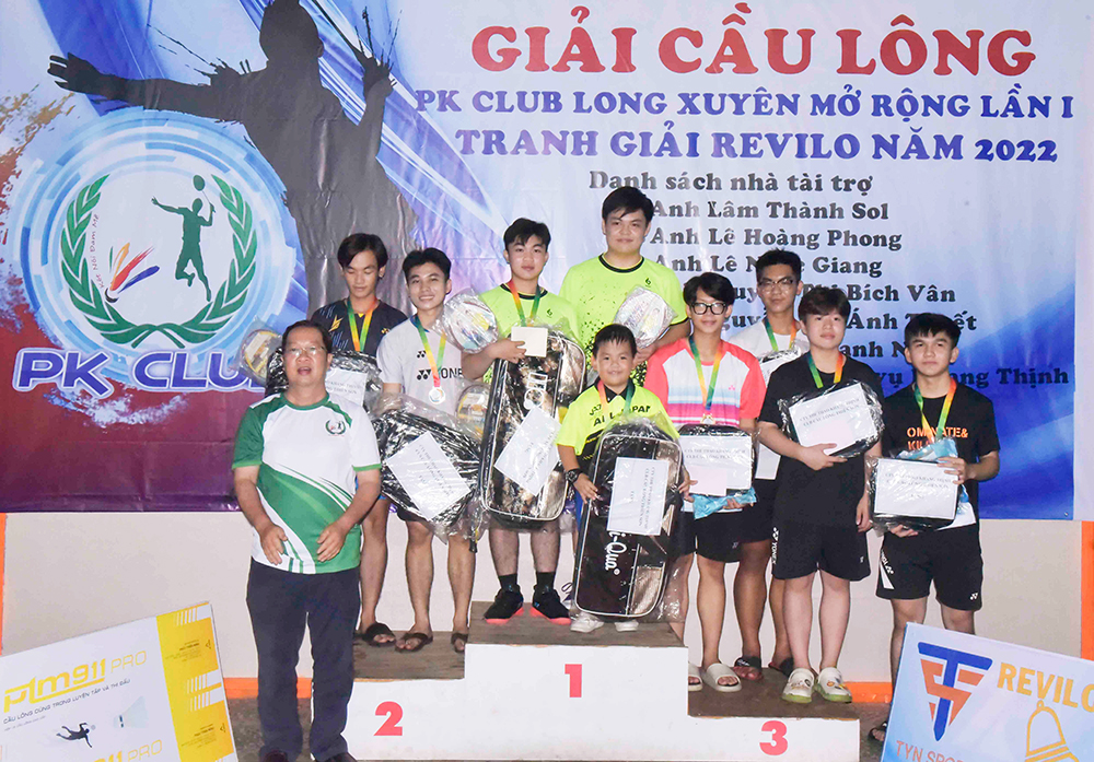 Hấp dẫn Giải cầu lông PK Club Long Xuyên mở rộng lần I tranh Giải REVILO năm 2022