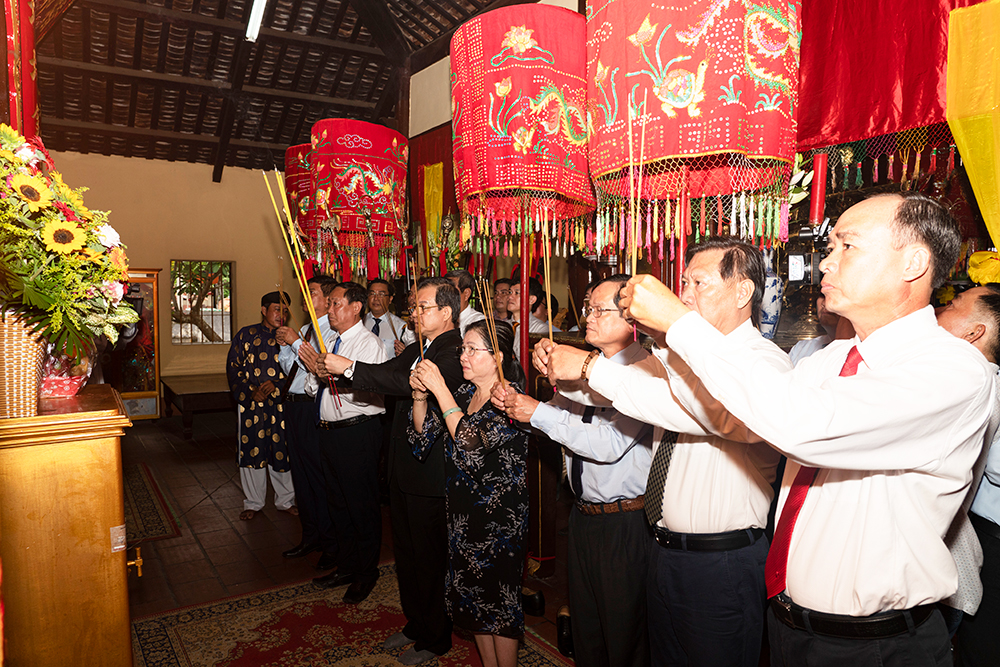 Bí thư Tỉnh ủy An Giang Lê Hồng Quang viếng, dâng hương tưởng niệm danh thần Thoại Ngọc Hầu